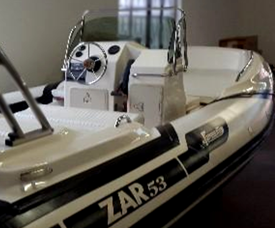 <<< VENDUTO >>> Zar 53 + 115Hp Yamaha + Poss. Carrello<br><a href=dettaglio.aspx?Id=64 >VAI ALLA SCHEDA</a>